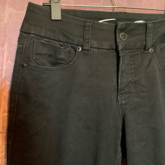 “Tummyless” Skinny Jeans in “Fawn Black” - Picture 3 of 9